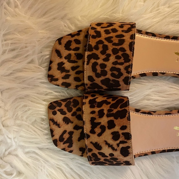 Trendy Square Toe Leopard Print Sandals - Picture 3 of 13